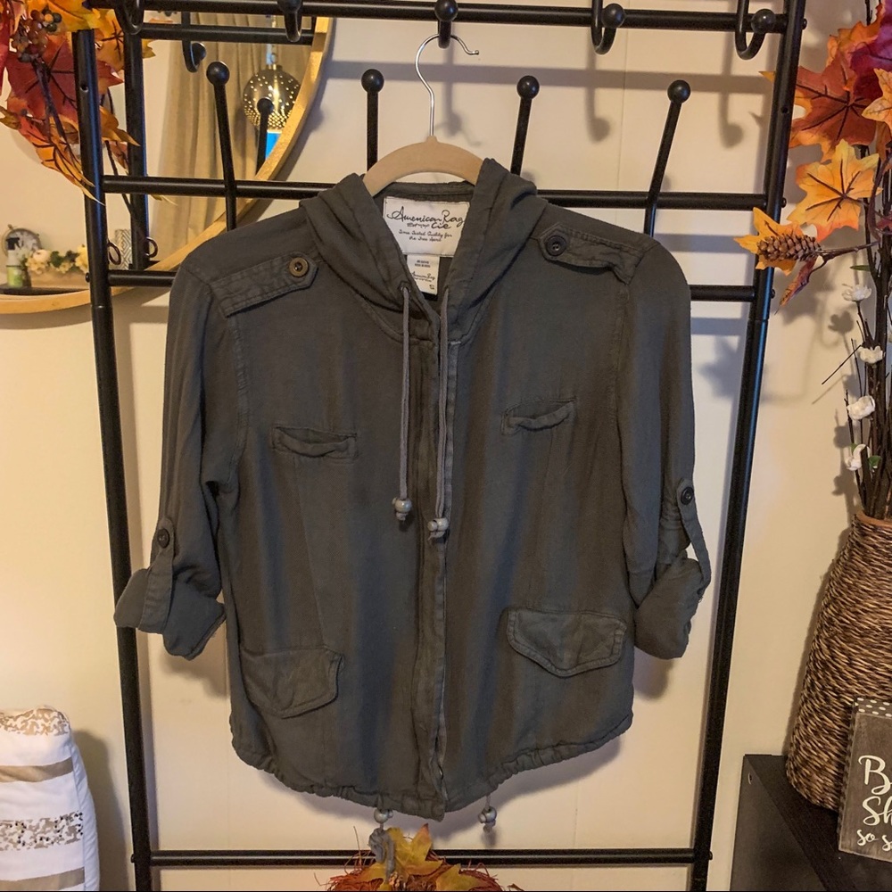 Light-weight Zip Jacket - Picture 2 of 3